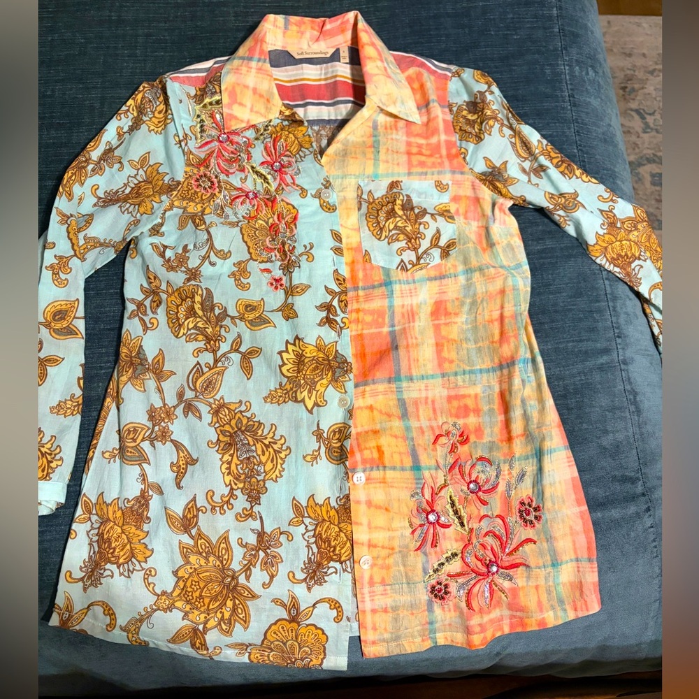 NWOT soft surroundings top - coral and blue size S